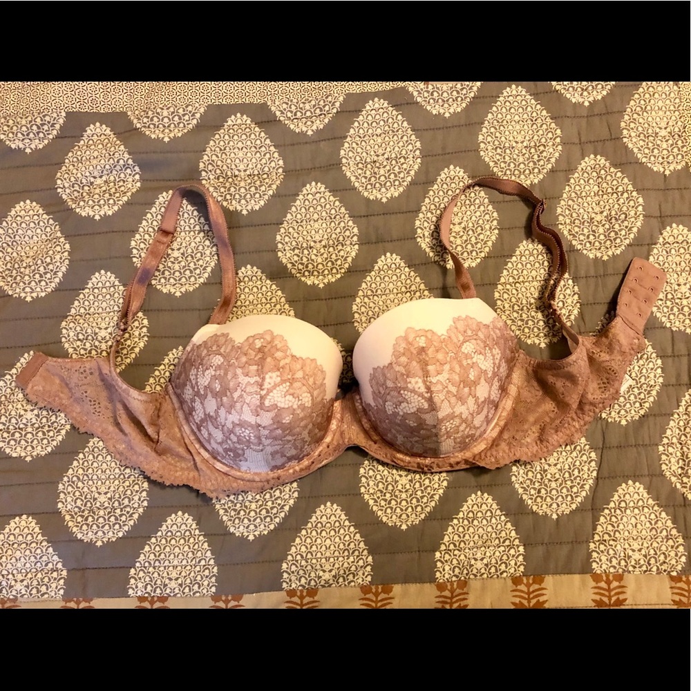 2/$15 Victoria’s Secret 34DD Bra